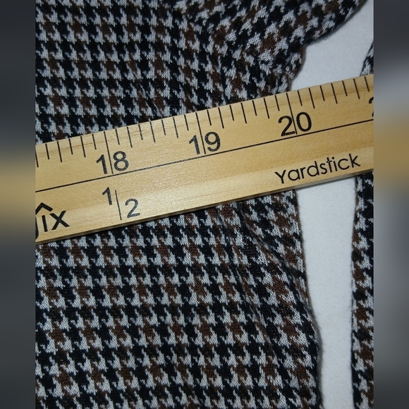 Lou & Grey Medium black brown houndstooth mock turtle neck long sleeve top - Picture 7 of 8
